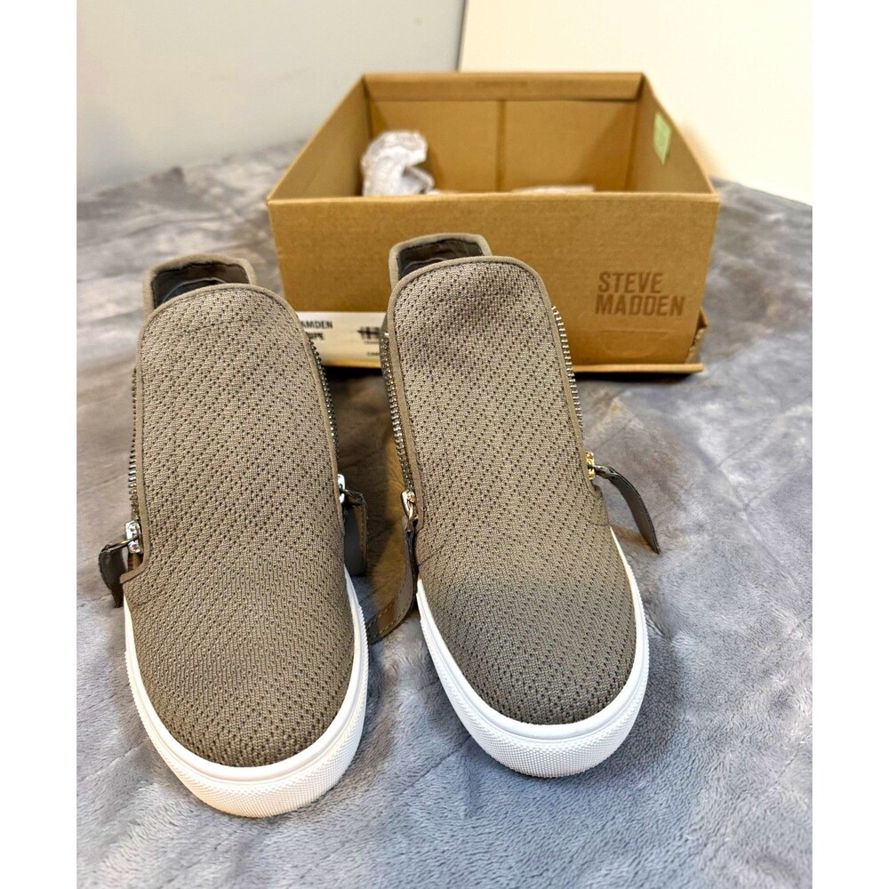Steve Madden Camden Women’s Mid Top Knit Zip Sneaker Gray/White Lightweight Logo